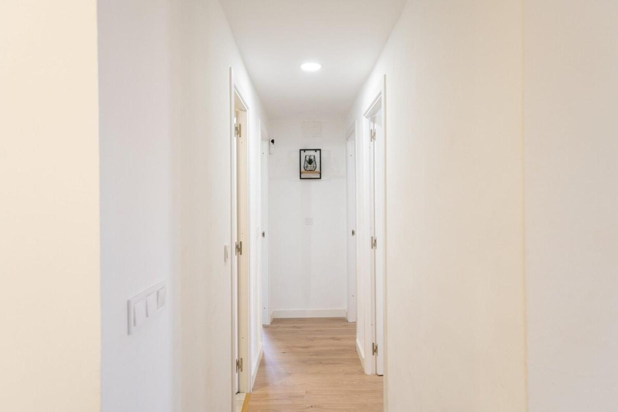 Moderncozy Near Barajas Apartamento *