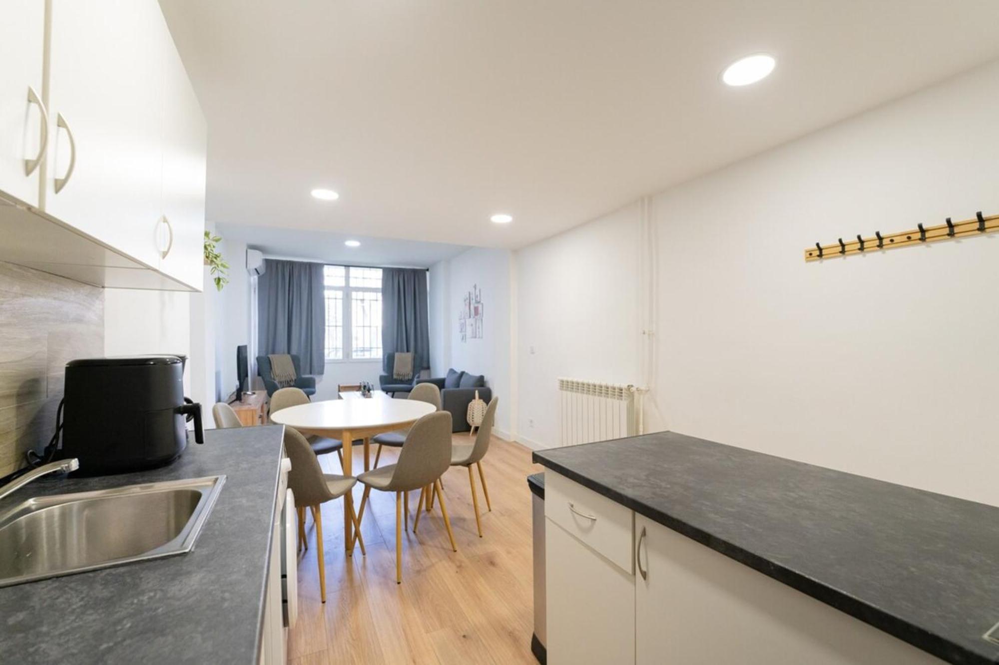 Moderncozy Near Barajas Apartamento *